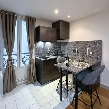 Peaceful In * Paris